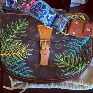 New Vintage Hand Painted 
Louis Vuitton Jeune Fille GM - EXCELLENT CONDITION